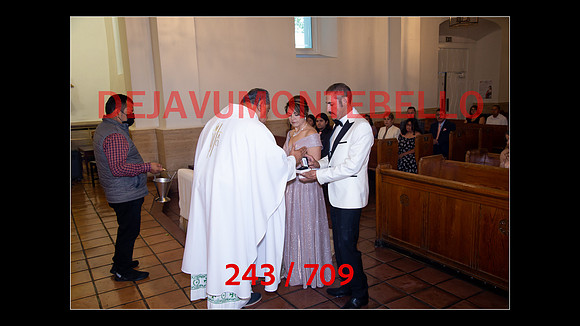 SLIDESHOW-243