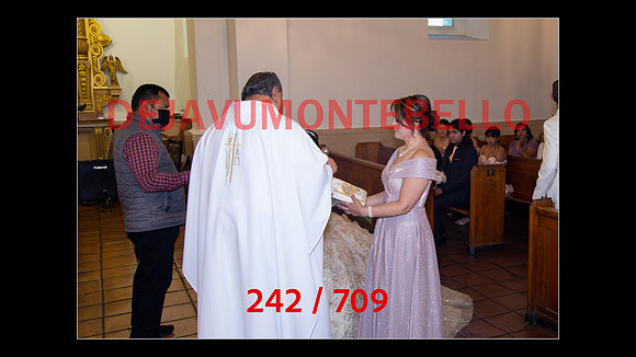 SLIDESHOW-242