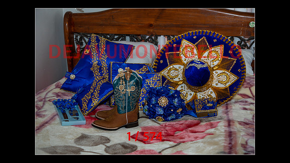 SLIDESHOW-001