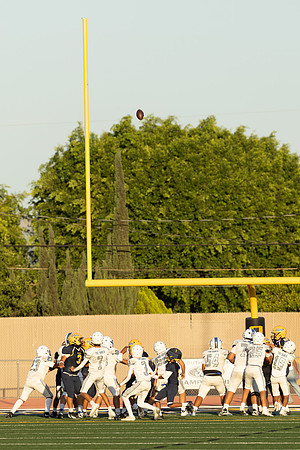 000R7001